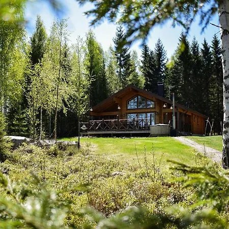 Puruvesi Villas, Riuttahovi