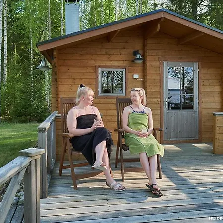 Puruvesi Villas, Riuttahovi *